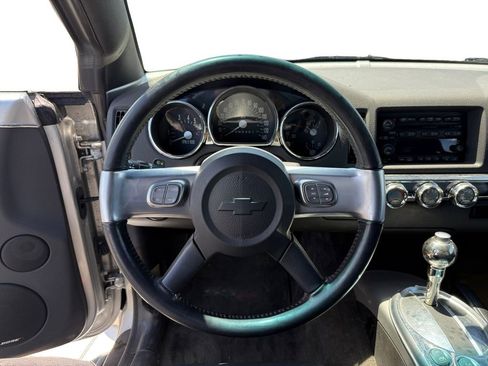 Used 2005 Chevrolet SSR w/ Preferred Equipment Group RWD image 14