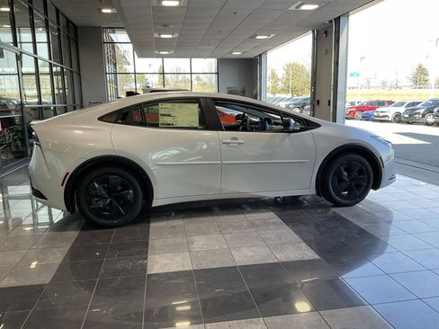 New 2026 Toyota Prius LE image 5