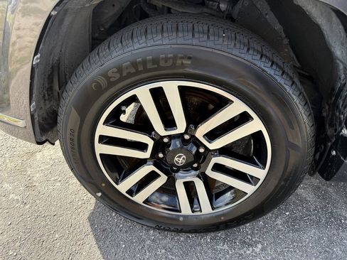 Used 2018 Toyota 4Runner Limited AWD/4WD image 8