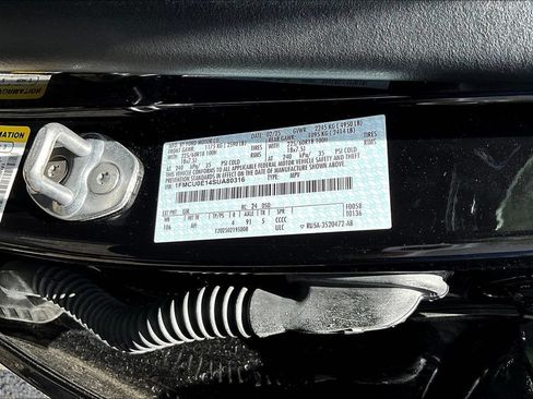 Used 2025 Ford Escape SE w/ PHEV Premium Package FWD image 20