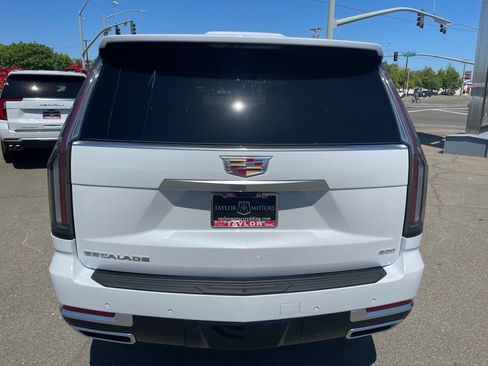 New 2026 Cadillac Escalade Luxury w/ Touring Package AWD/4WD image 6