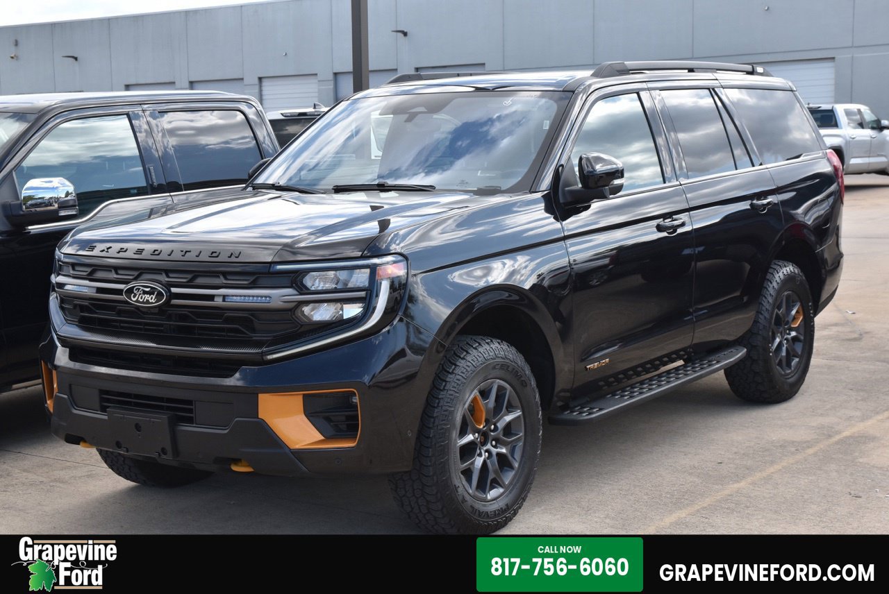 Used 2025 Ford Expedition Tremor AWD/4WD image 1