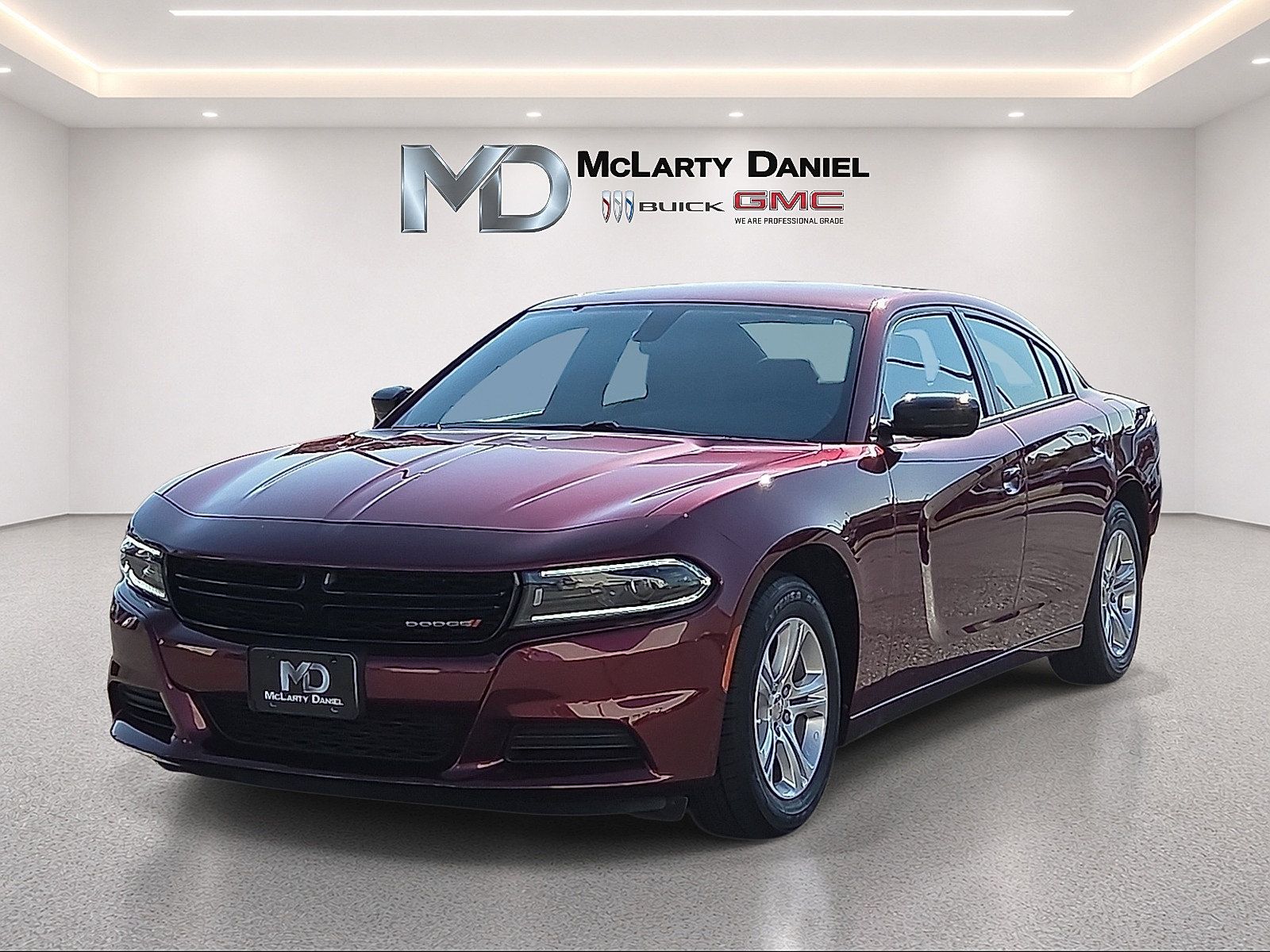 Used 2023 Dodge Charger SXT RWD image 3