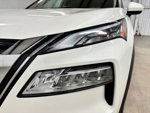 Used 2023 Nissan Rogue SV FWD image 8