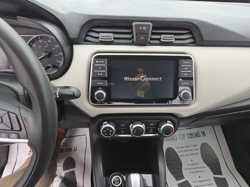 Used 2021 Nissan Versa SV image 11