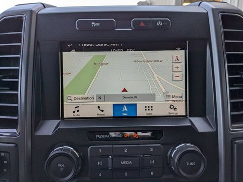 Used 2018 Ford F150 XLT w/ Equipment Group 302A Luxury AWD/4WD image 19