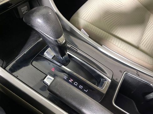 Used 2016 Honda Accord LX image 24