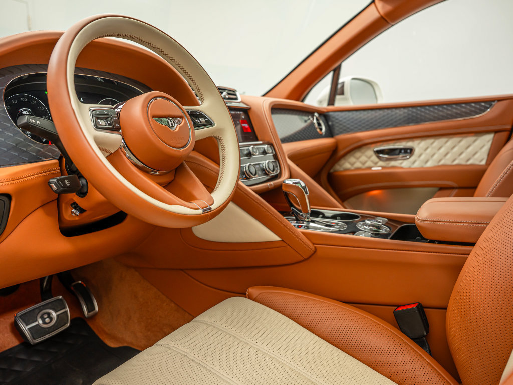 Used 2022 Bentley Bentayga AWD/4WD image 44