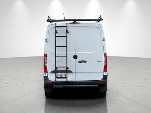 Used 2023 Mercedes-Benz Sprinter 1500 image 4