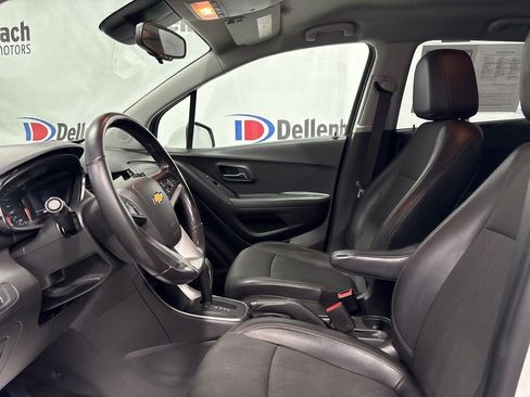 Used 2019 Chevrolet Trax LT w/ LT Convenience Package image 14