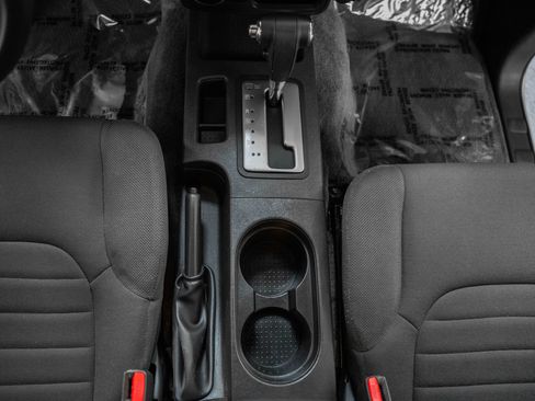 Used 2018 Nissan Frontier S image 24