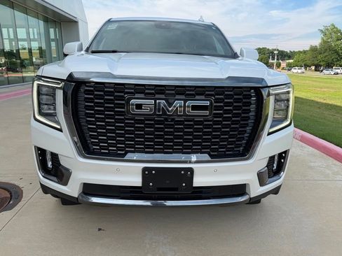 Used 2024 GMC Yukon Denali Ultimate AWD/4WD image 8