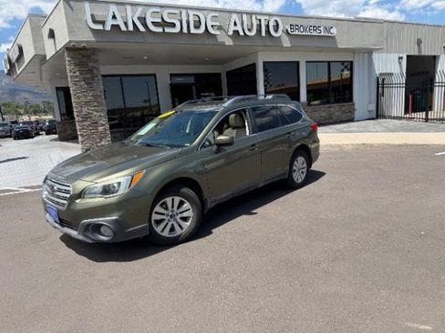 Used 2015 Subaru Outback 2.5i Premium w/ Popular Package #3 AWD/4WD image 2