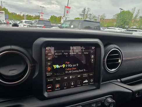 Used 2020 Jeep Gladiator Rubicon AWD/4WD image 23