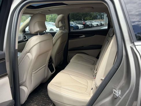 Used 2016 Lincoln MKX Reserve w/ Climate Package AWD/4WD image 6