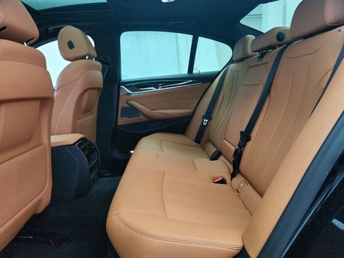 Used 2021 BMW 530i xDrive w/ M Sport Package image 28