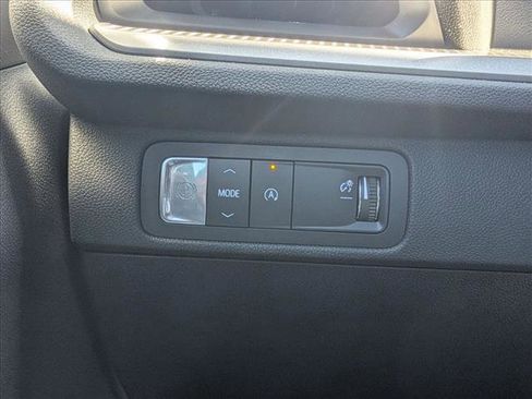 New 2026 Chevrolet Traverse LT image 16