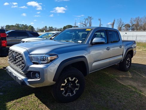 Used 2023 Toyota Tacoma TRD Off-Road w/ TRD Premium Off Road Package image 2