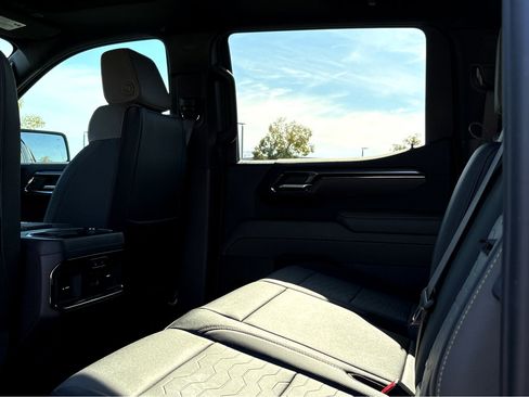 Used 2024 Chevrolet Silverado 1500 ZR2 w/ Technology Package image 19