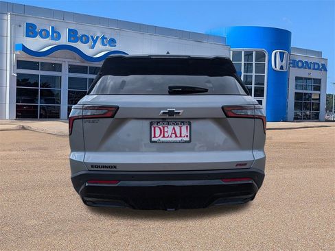 Used 2025 Chevrolet Equinox RS image 4