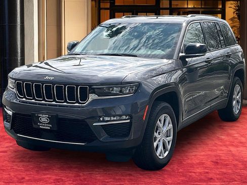 Used 2022 Jeep Grand Cherokee Limited w/ Trailer Tow Prep Group (B) RWD image 1