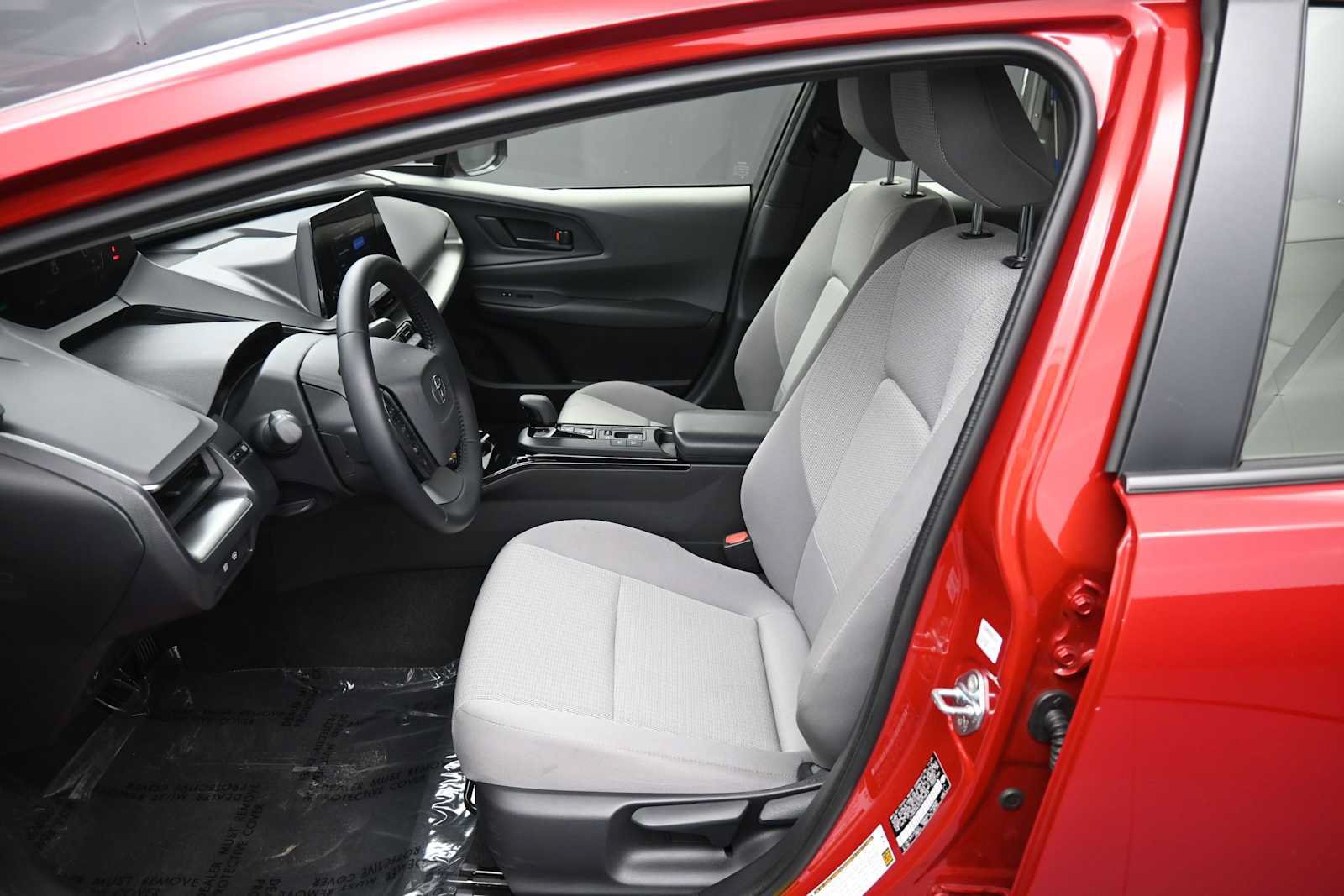 Used 2026 Toyota Prius LE FWD image 18