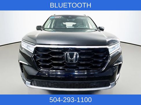 Used 2025 Honda Pilot Elite image 3