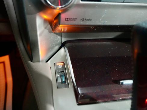 Used 2014 Lexus GX 460 w/ Premium Package image 24