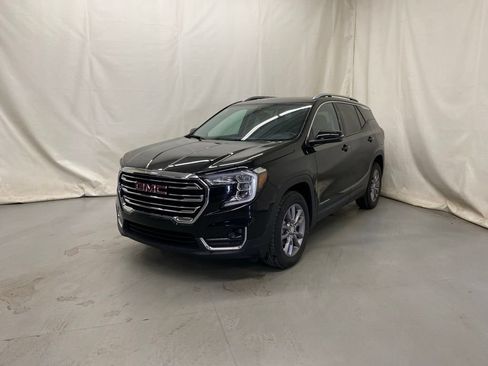 Used 2024 GMC Terrain SLT AWD/4WD image 2