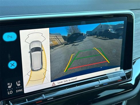 New 2025 Volkswagen Atlas SEL image 23