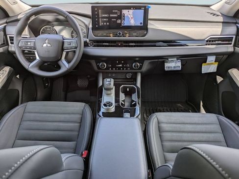 New 2026 Mitsubishi Outlander AWD image 16