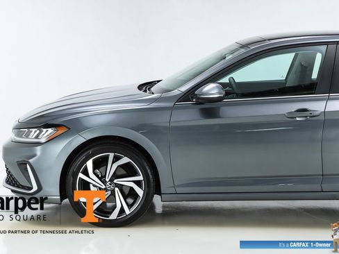 Used 2025 Volkswagen Jetta SEL FWD image 40
