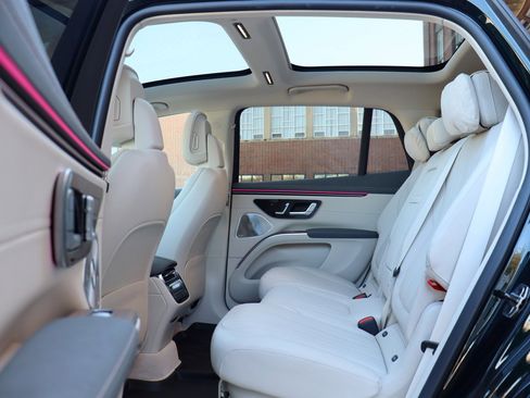 Used 2023 Mercedes-Benz EQS 450+ 4MATIC SUV w/ Exclusive Trim Package image 15