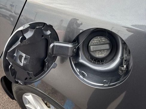 Used 2014 MAZDA MAZDA3 i Touring w/ Technology Package FWD image 31