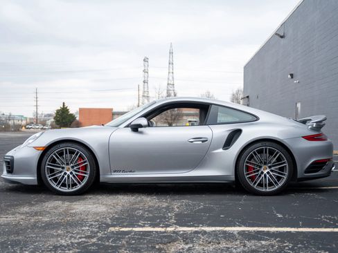Used 2017 Porsche 911 4 Coupe image 8