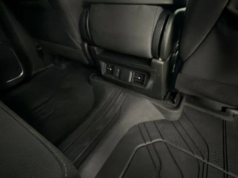 Used 2024 Chevrolet Silverado 1500 LT RWD image 31