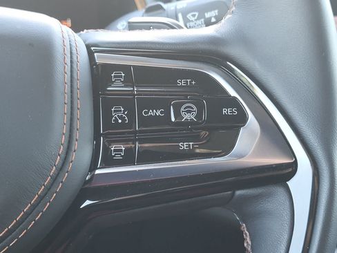 Used 2026 Jeep Grand Cherokee L Summit AWD/4WD image 19