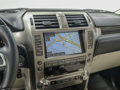 Used 2021 Lexus GX 460 Luxury w/ Sport Design Package AWD/4WD image 22