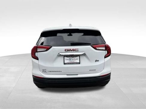 Used 2024 GMC Terrain SLE AWD/4WD image 10