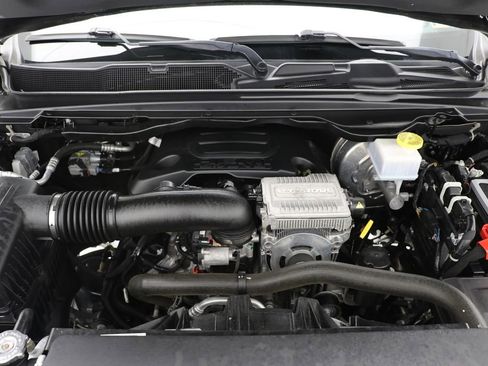 Used 2023 RAM 1500 Limited w/ Body Color Bumper Group AWD/4WD image 33