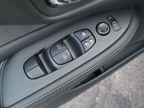 Used 2024 Nissan Murano SV w/ SV Midnight Edition Package image 18