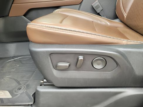 Used 2021 Chevrolet Tahoe High Country image 32