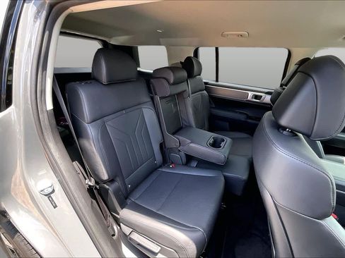 Used 2024 Hyundai Santa Fe SEL FWD image 26