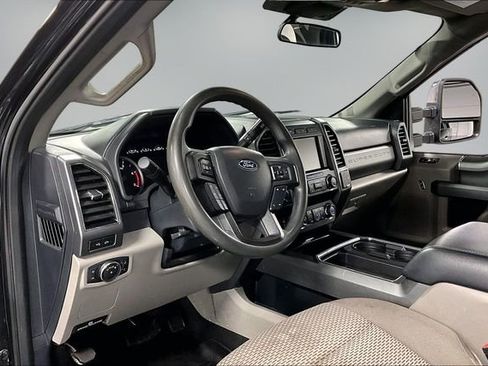 Used 2022 Ford F250 XLT w/ XLT Premium Package AWD/4WD image 16