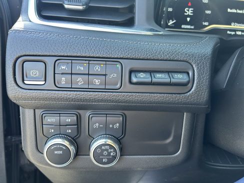 Used 2022 GMC Yukon Denali AWD/4WD image 28