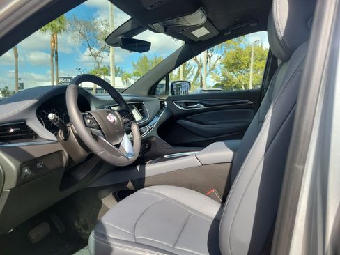 Used 2022 Buick Enclave Essence w/ Sport Touring Edition image 11