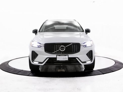Used 2024 Volvo XC60 B5 Ultimate image 10