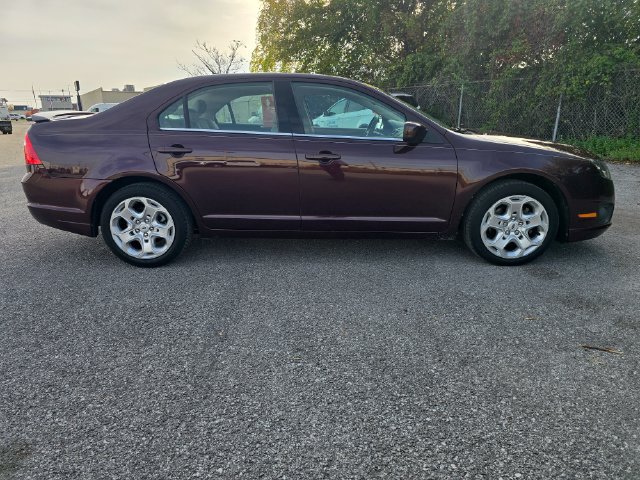 Used 2011 Ford Fusion SE w/ 202A Rapid Spec Order Code FWD image 2