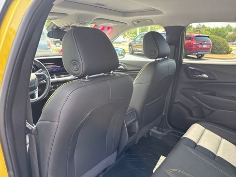 Used 2024 Chevrolet Trax ACTIV w/ Sunroof Package FWD image 21