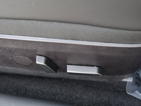 Used 2023 Tesla Model 3 Standard Range image 33